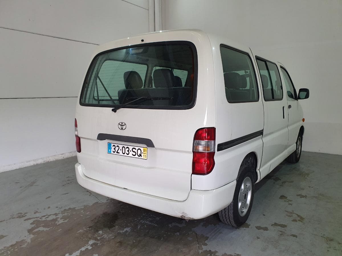 Toyota Hiace 2.4D · Ano 2001 — imagen 6