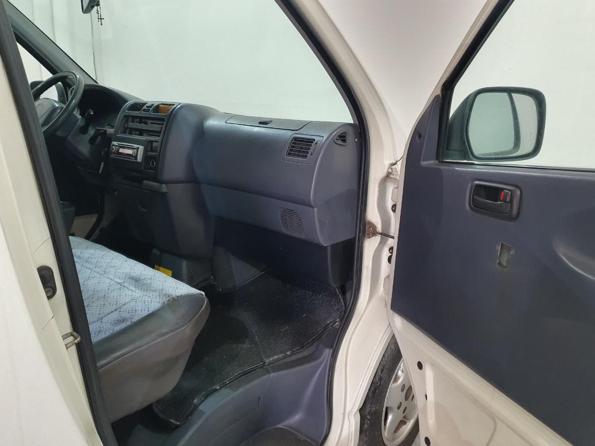 Toyota Hiace 2.4D · Ano 2001 — imagen 19