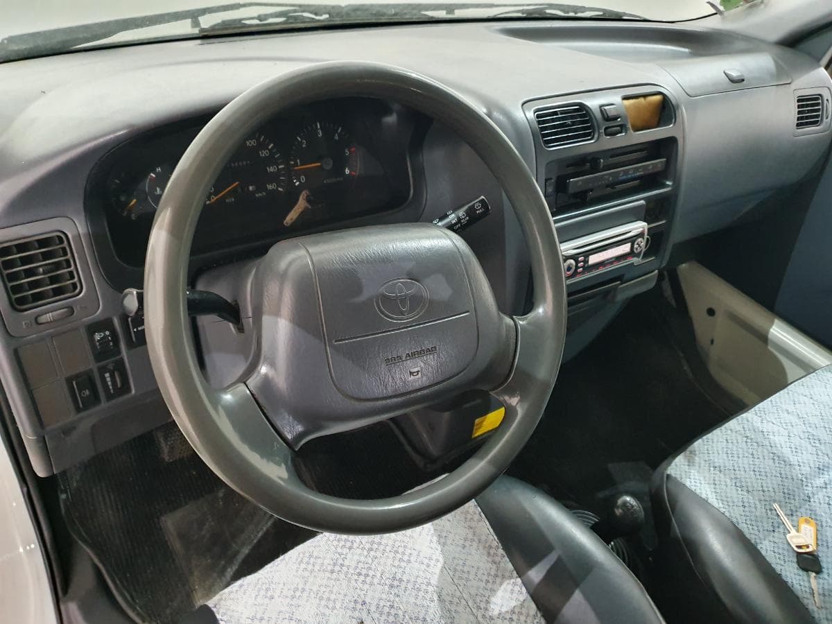 Toyota Hiace 2.4D · Ano 2001 — imagen 32