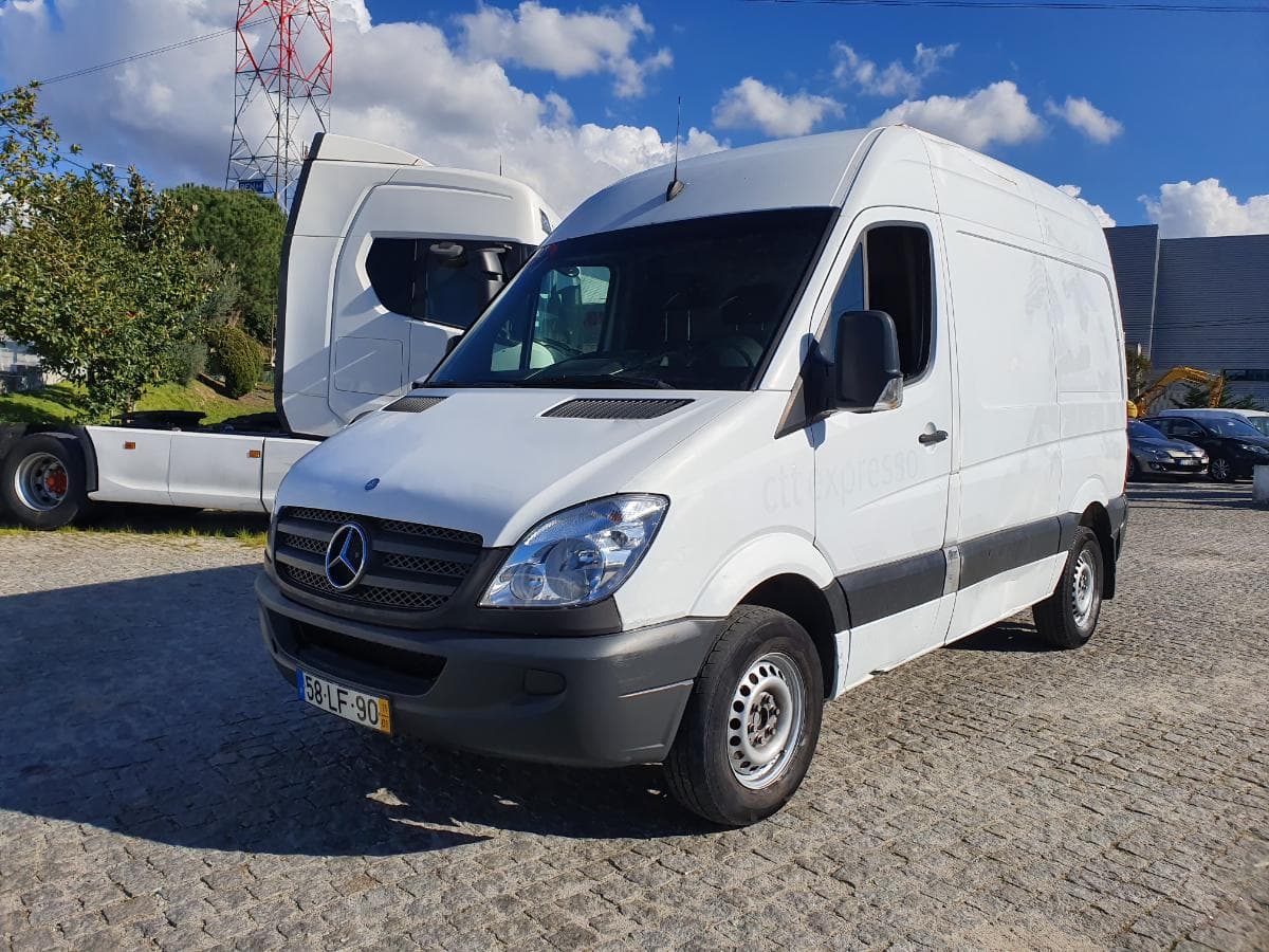 Mercedes-Benz Sprinter 210 CDI · Ano 2011 — imagen 2