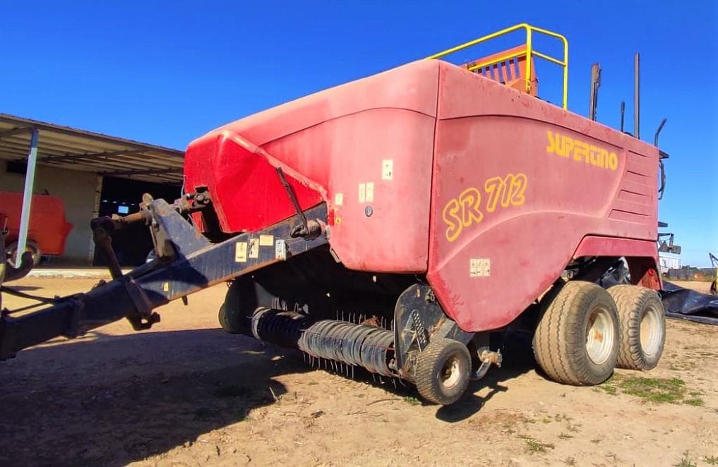 Enfardadeira SR 712