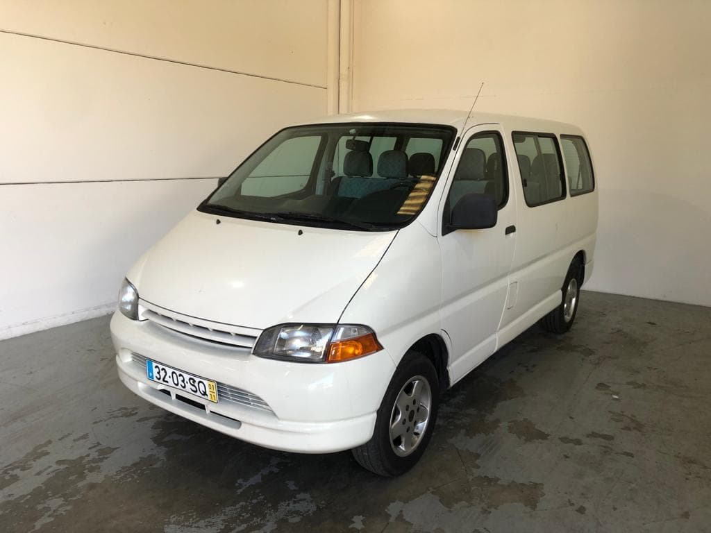 Toyota Hiace 2.4D · Ano 2001 — imagen 2
