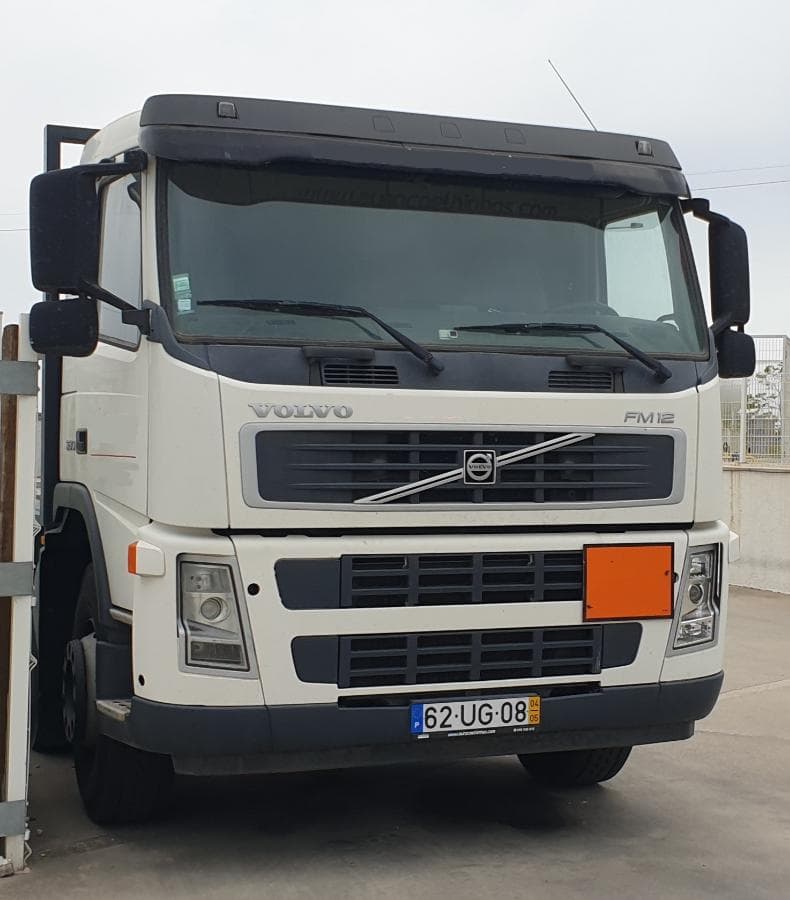 Volvo FM 12 380 · Ano 2004 — imagem 1