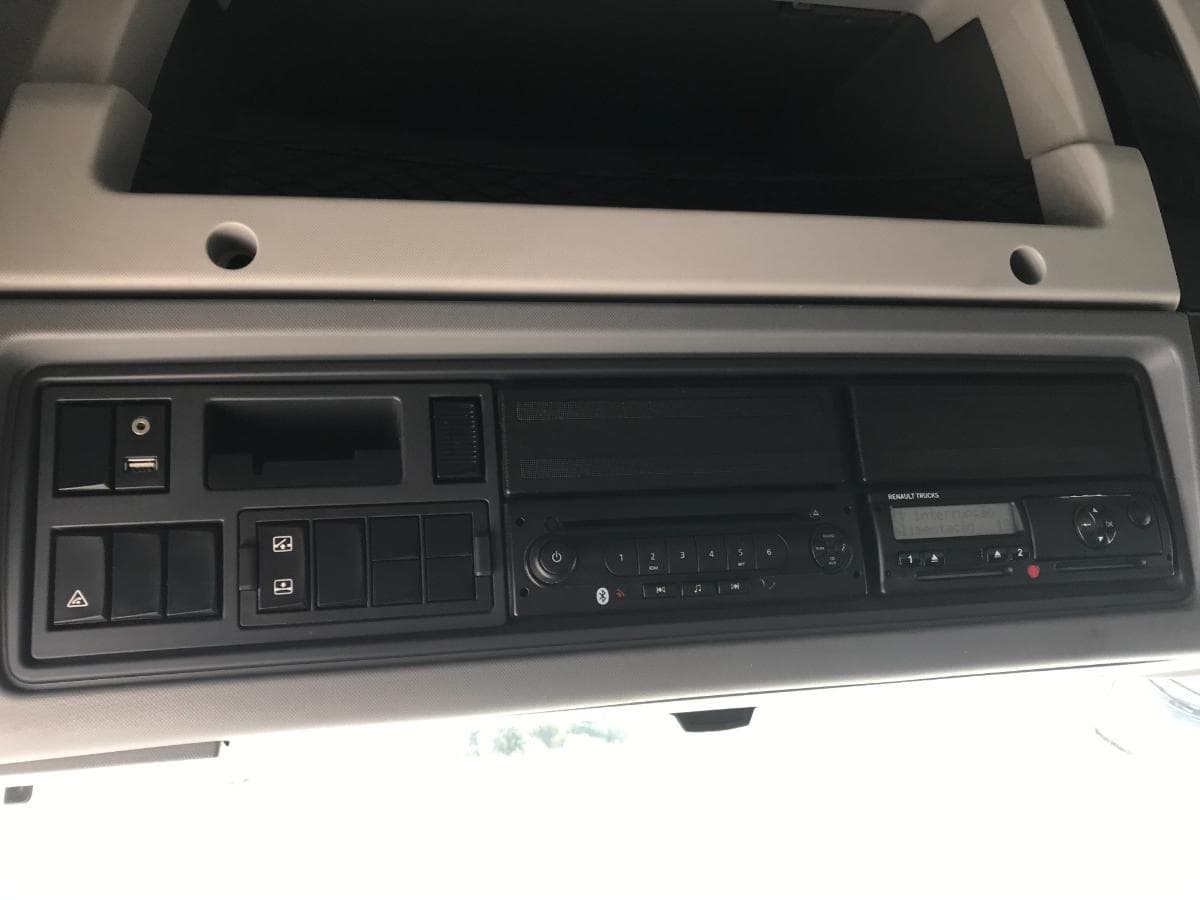 Renault T480 · Ano 2015 — image 25