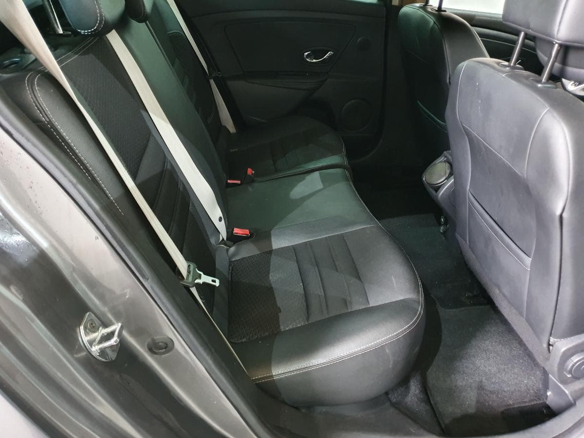 Renault Mégane 1.6 DCI · Ano 2014 — imagen 24