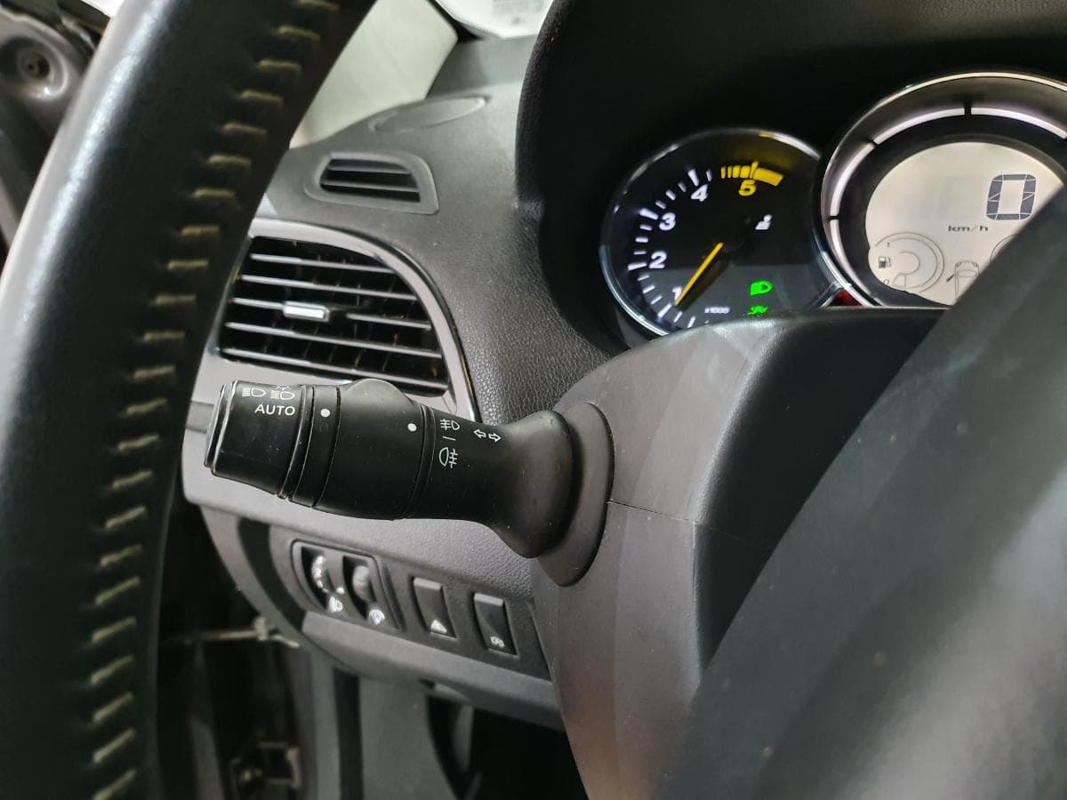 Renault Mégane 1.6 DCI · Ano 2014 — imagen 36