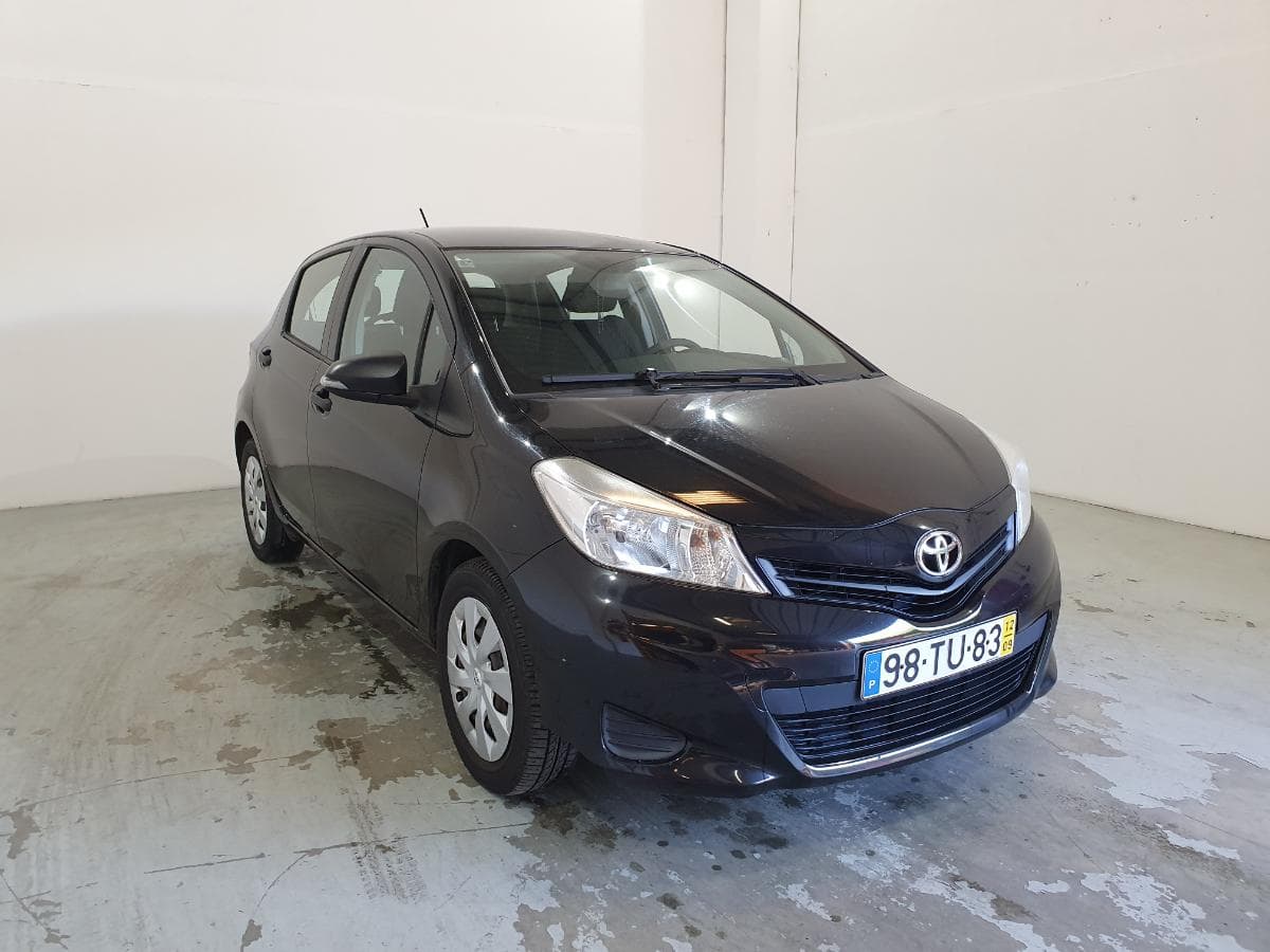 Toyota Yaris 1.0 · Ano 2012 — imagem 2