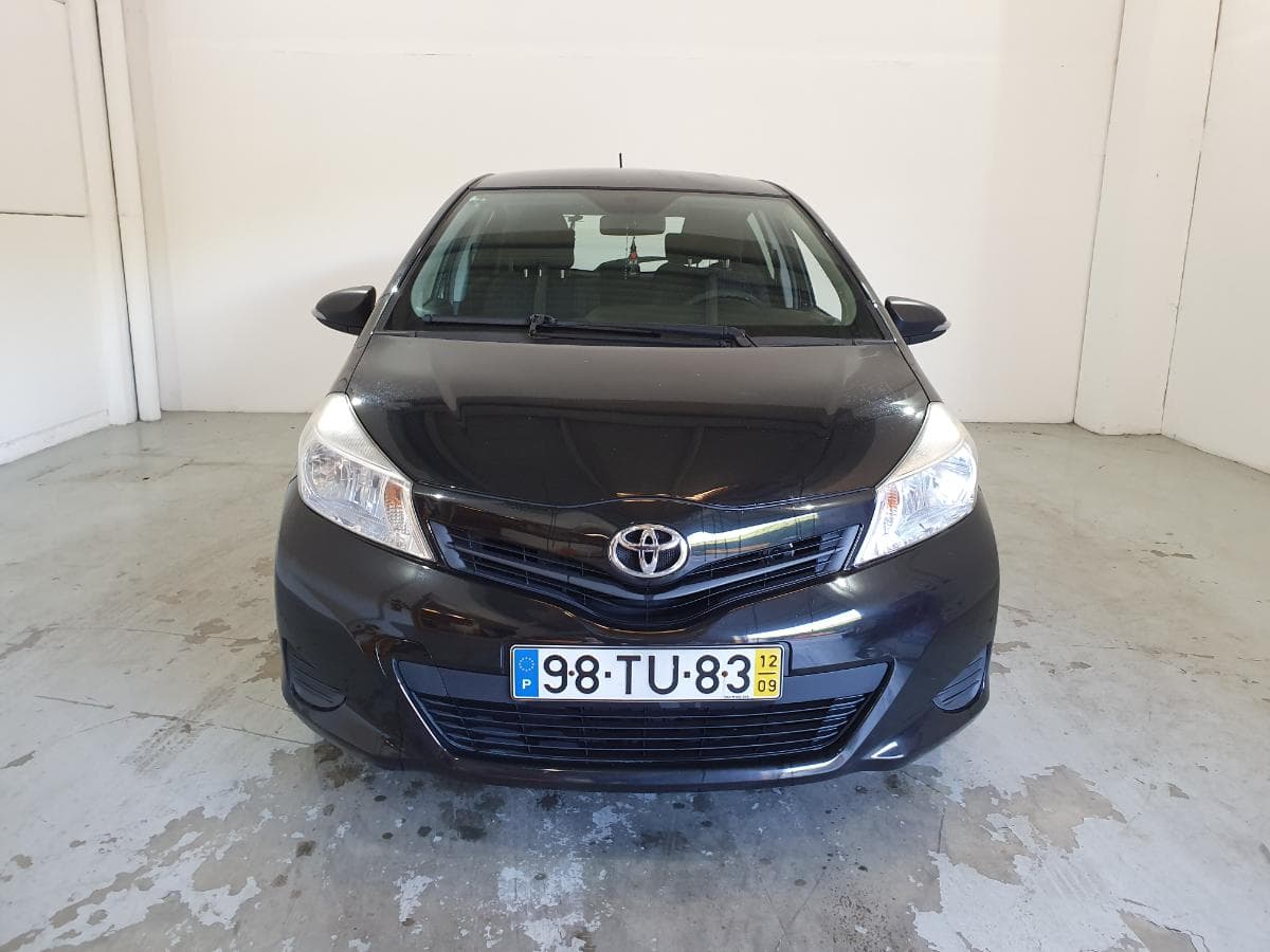 Toyota Yaris 1.0 · Ano 2012 — imagem 3
