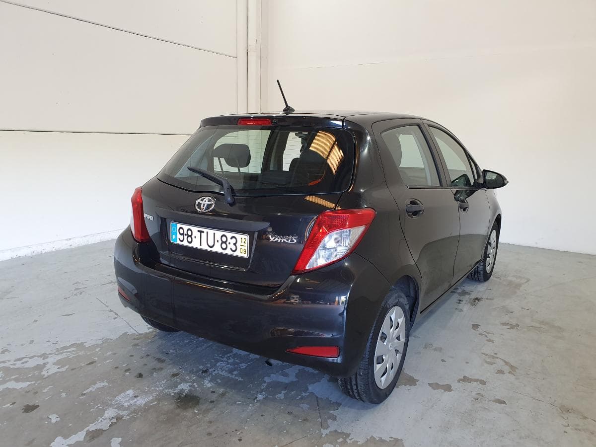 Toyota Yaris 1.0 · Ano 2012 — imagem 9