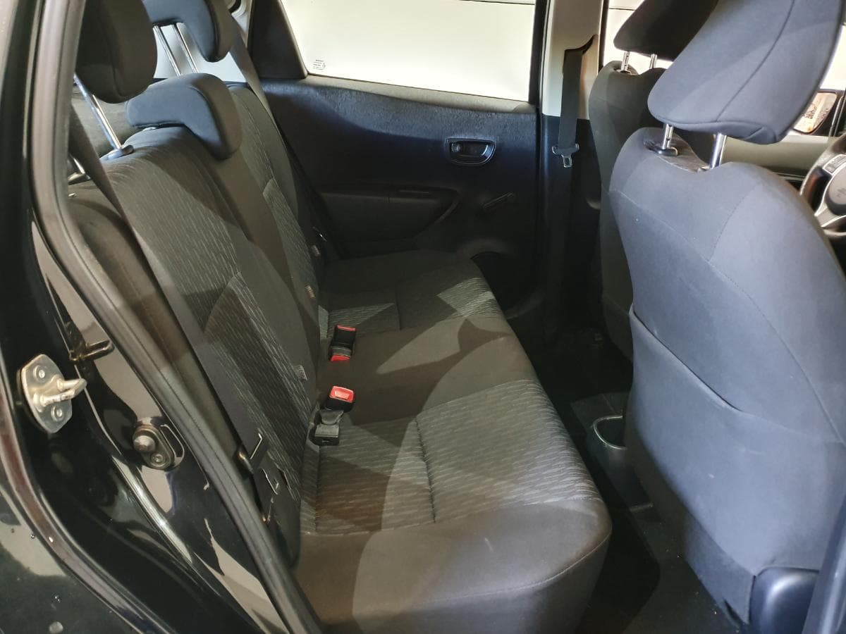 Toyota Yaris 1.0 · Ano 2012 — imagem 18
