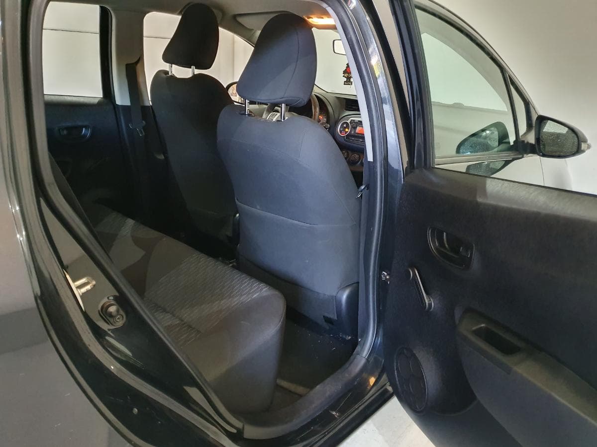 Toyota Yaris 1.0 · Ano 2012 — imagem 20