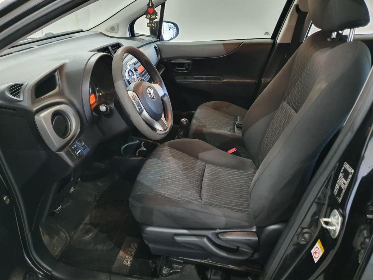 Toyota Yaris 1.0 · Ano 2012 — imagem 27