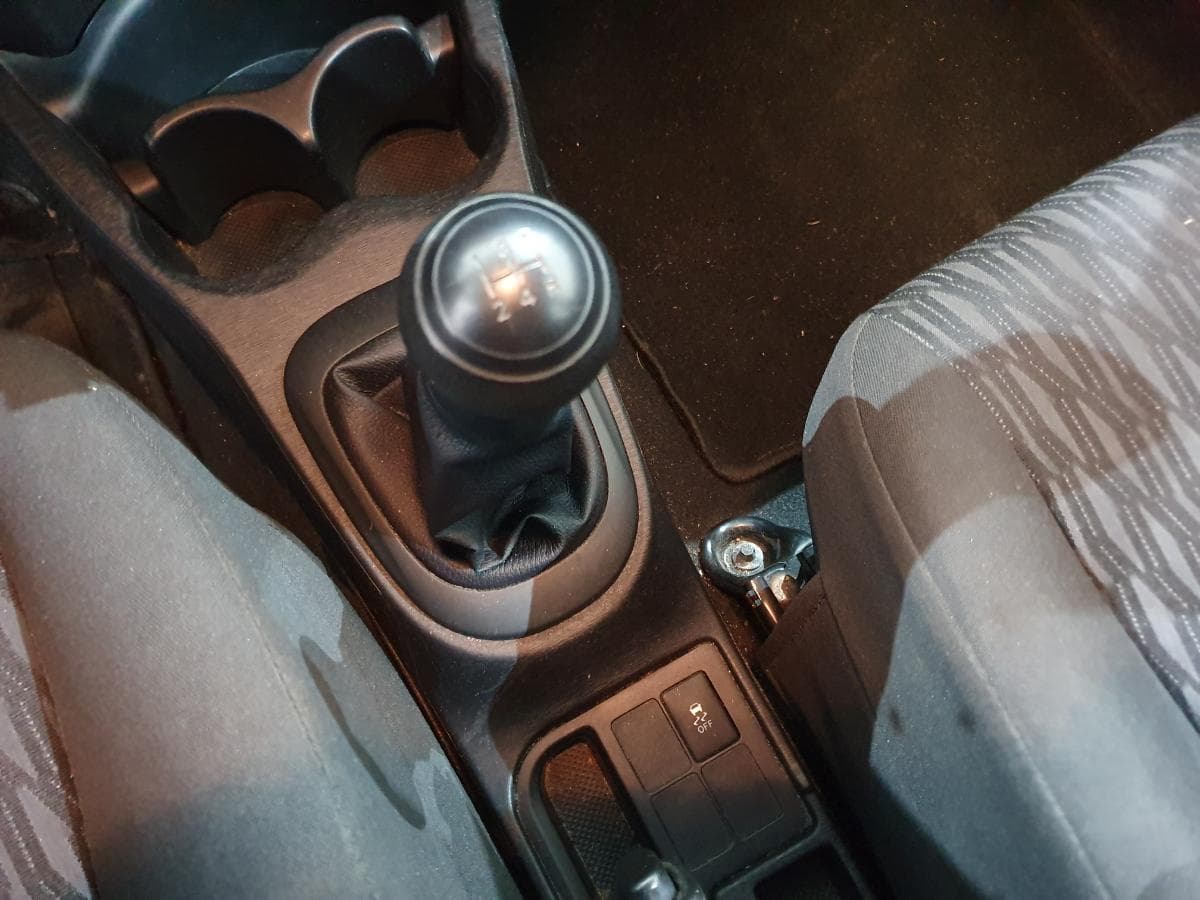 Toyota Yaris 1.0 · Ano 2012 — imagem 32