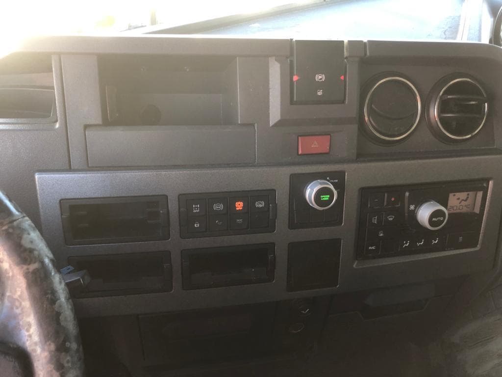 Renault T480 · Ano 2015 — image 17