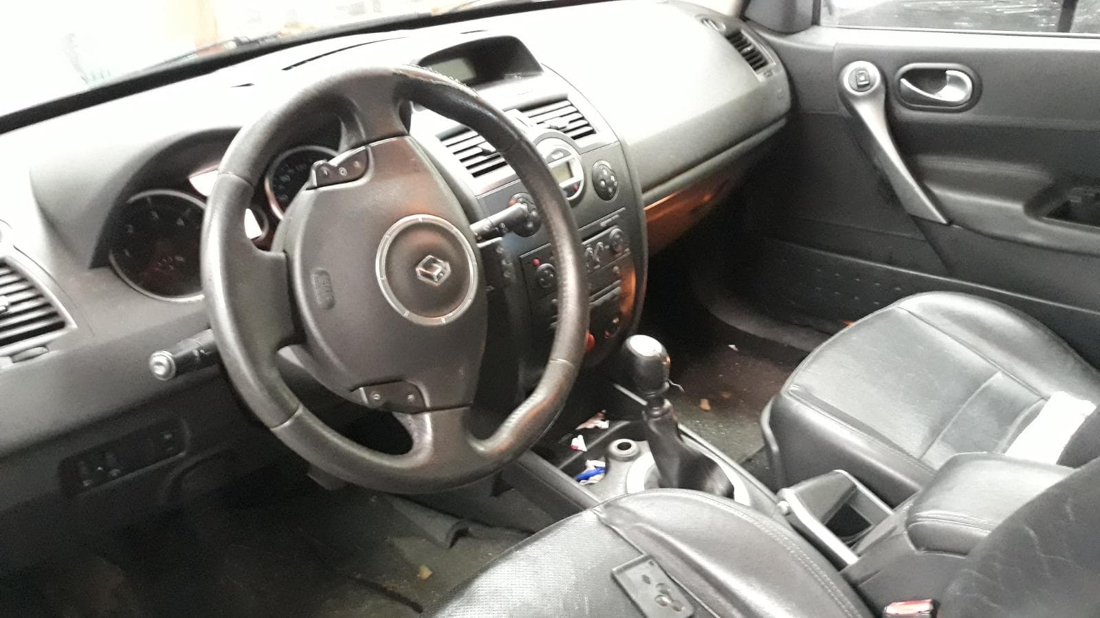 Renault Clio — image 9