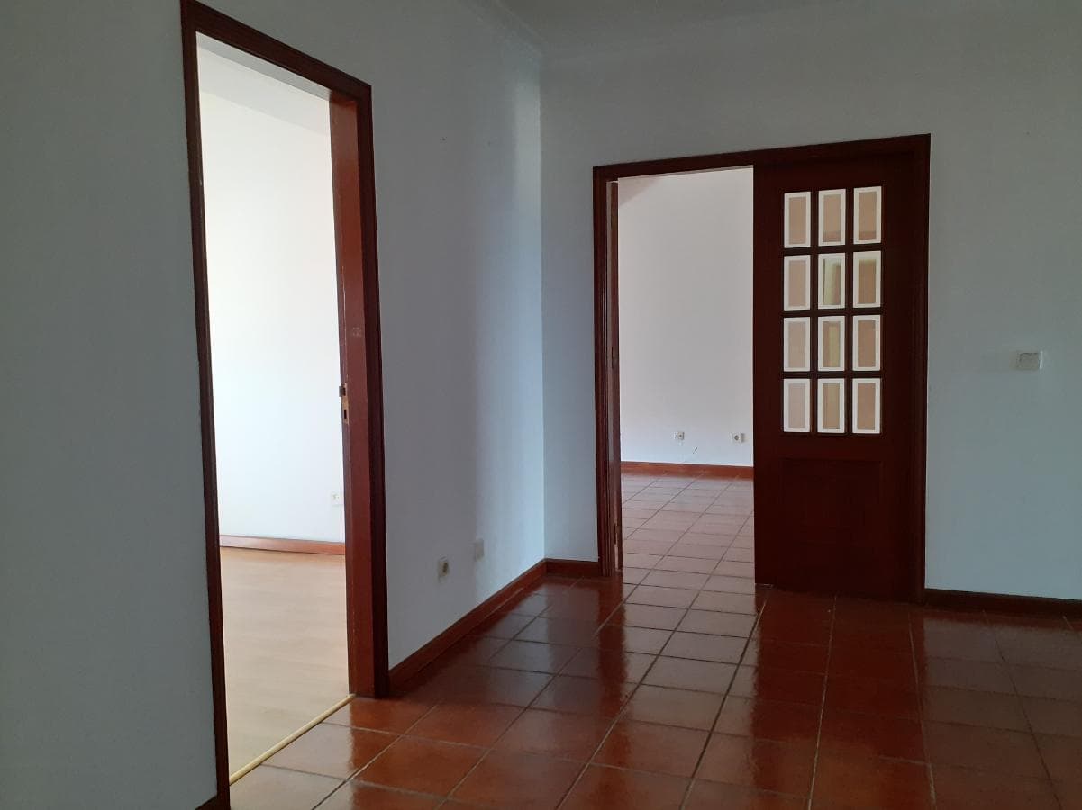 Apartamento T3 c/ Lugar de Garagem e Arrumos · Guarda — image 24