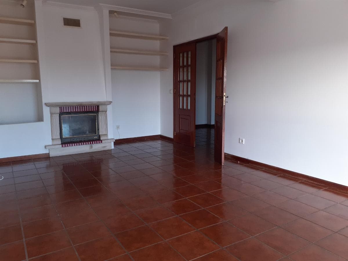 Apartamento T3 c/ Lugar de Garagem e Arrumos · Guarda — image 14