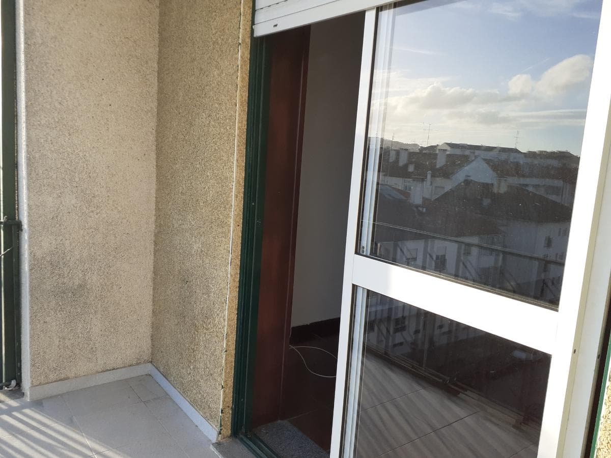 Apartamento T3 c/ Lugar de Garagem e Arrumos · Guarda — image 23