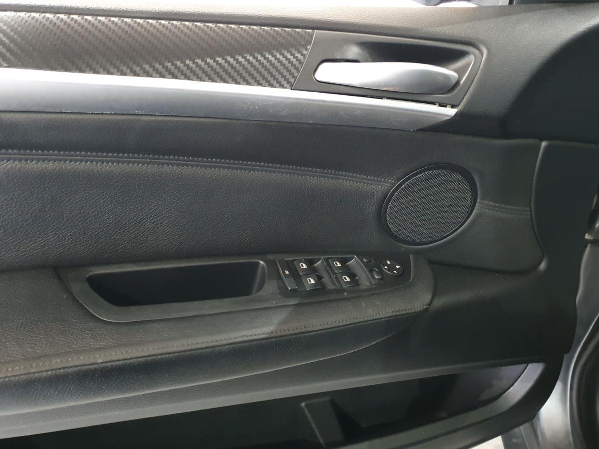 BMW X5 3.0 D · Ano 2007 — image 25