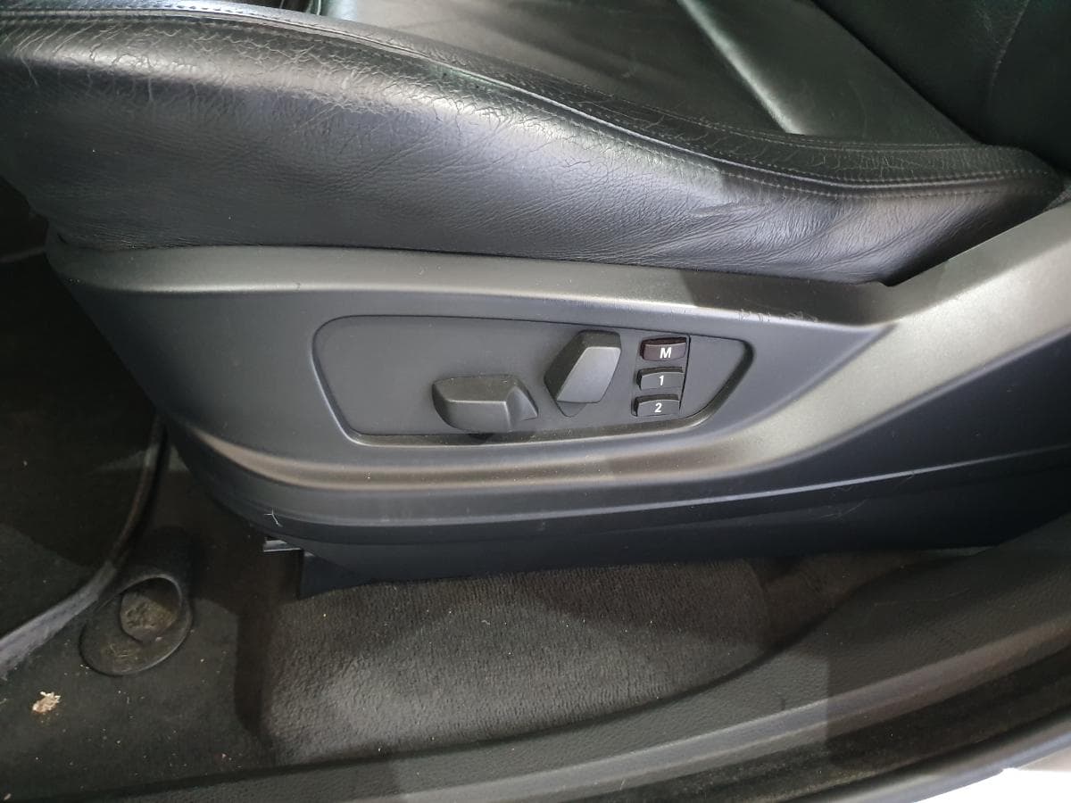 BMW X5 3.0 D · Ano 2007 — image 26