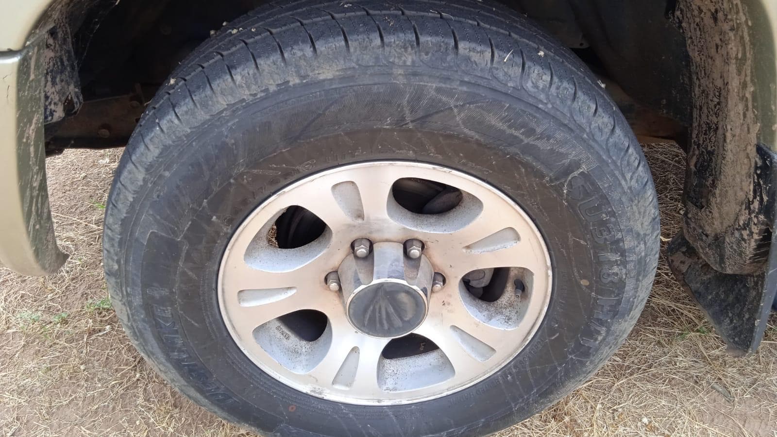 ISUZU Bighorn — imagem 7