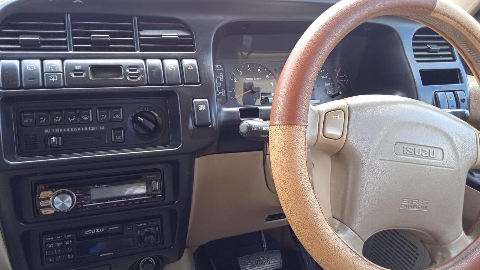 ISUZU Bighorn — imagem 11