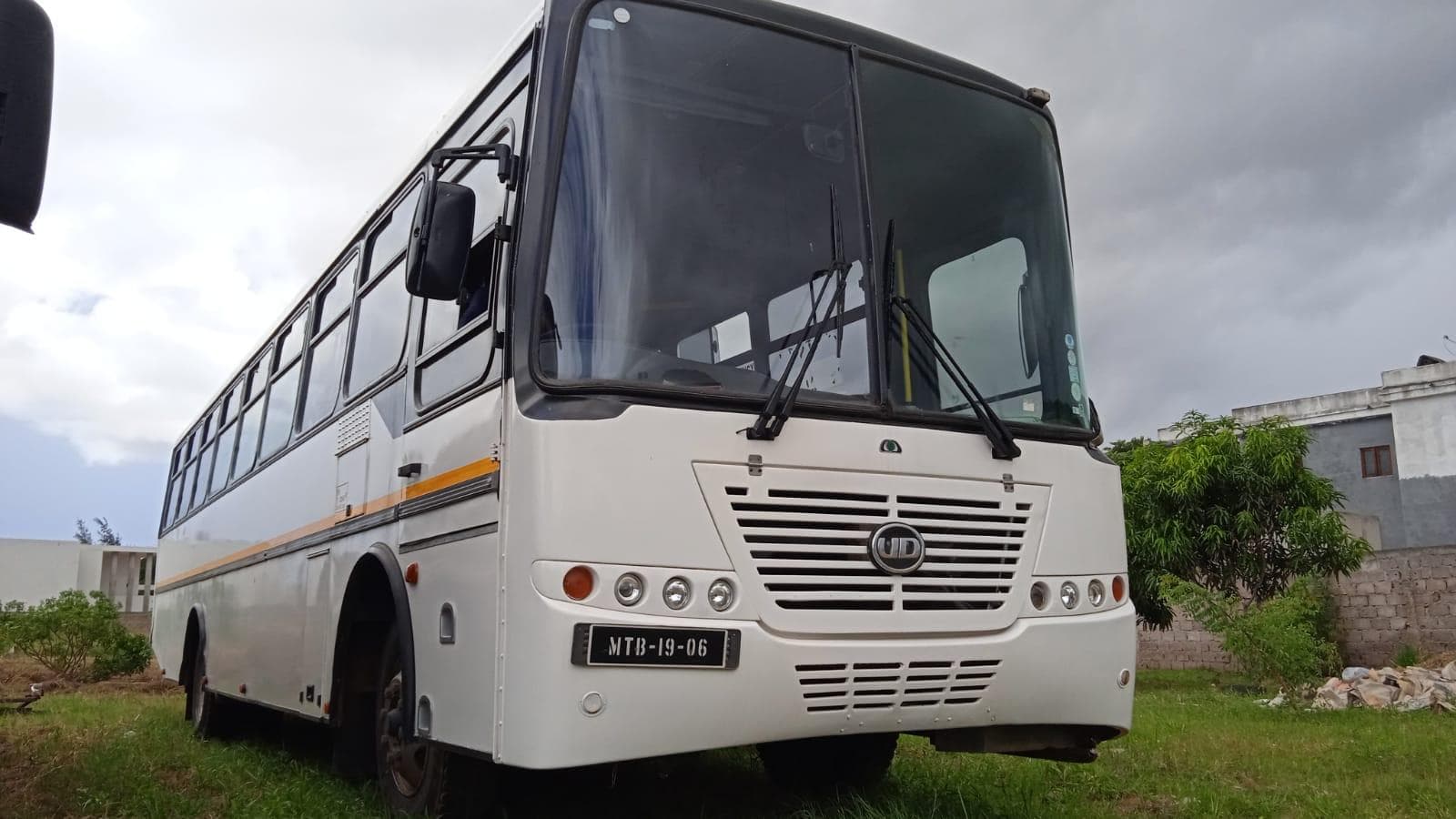 Autocarro Nissan UD90B — imagem 3
