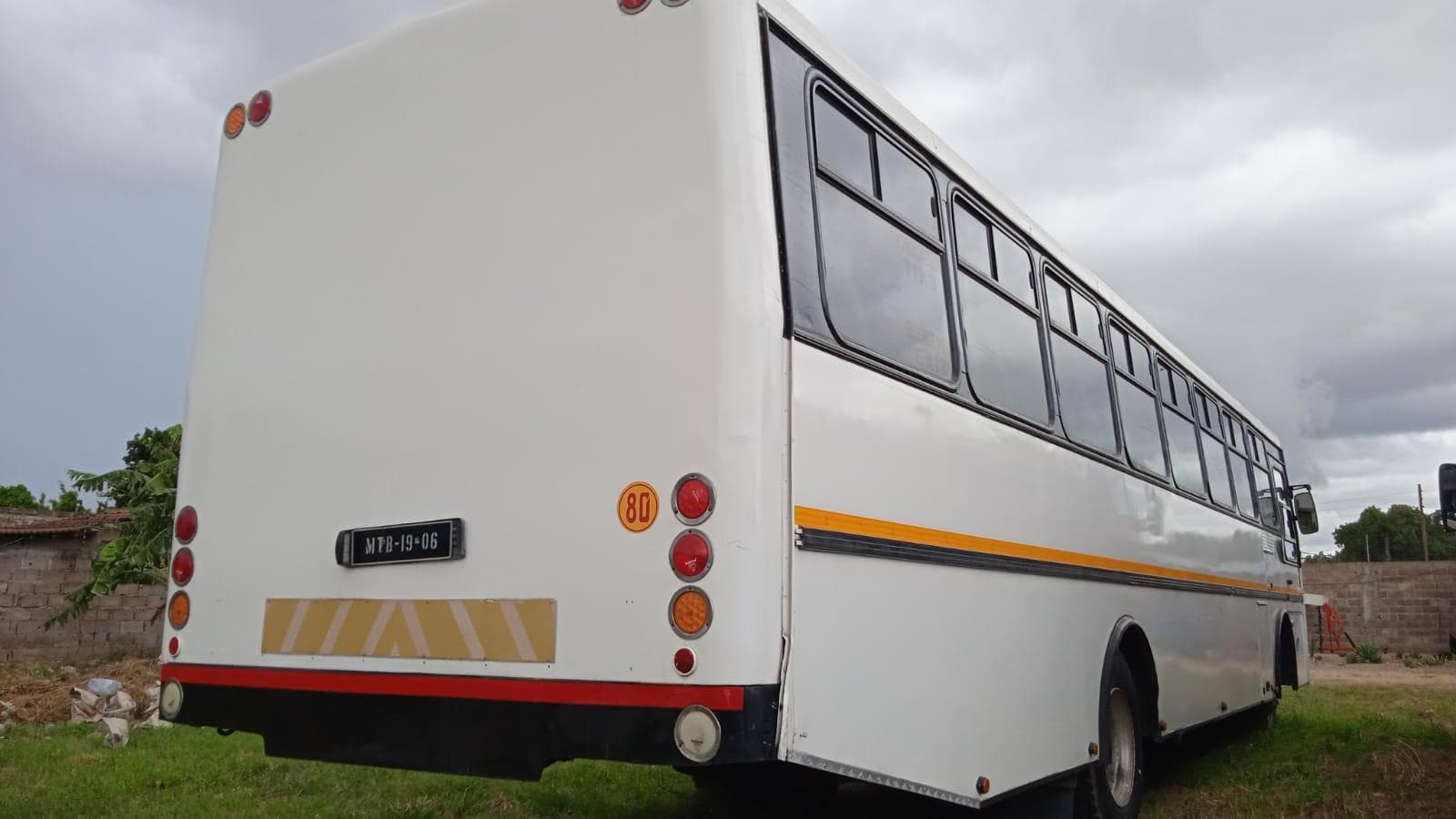 Autocarro Nissan UD90B — imagem 5