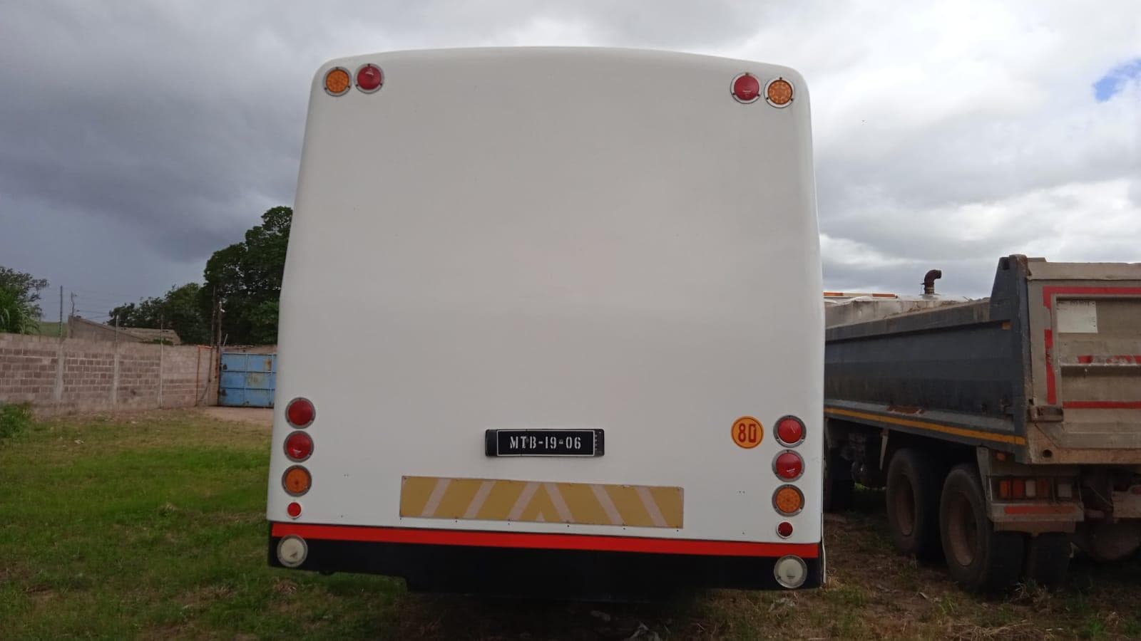 Autocarro Nissan UD90B — imagem 6