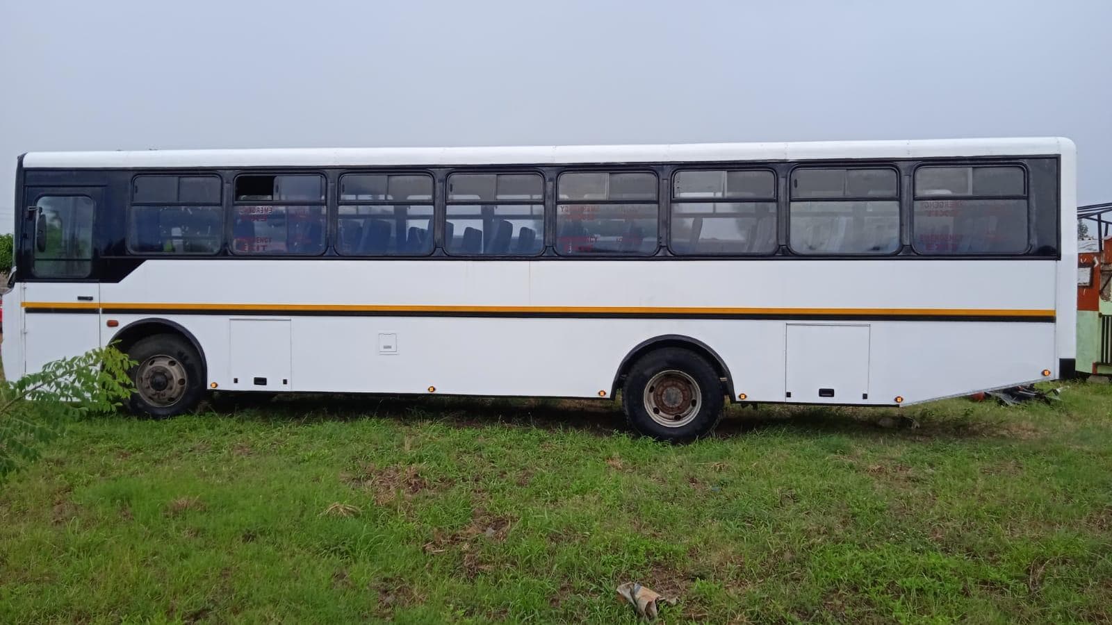 Autocarro Nissan UD90B — imagem 4