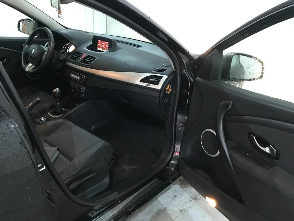 Renault Mégane 1.5DCI · Ano 2011 — imagem 27