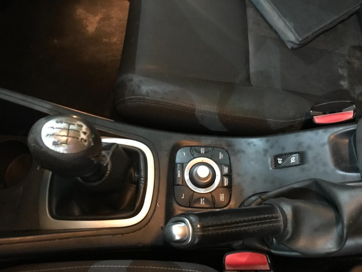 Renault Mégane 1.5DCI · Ano 2011 — imagem 37