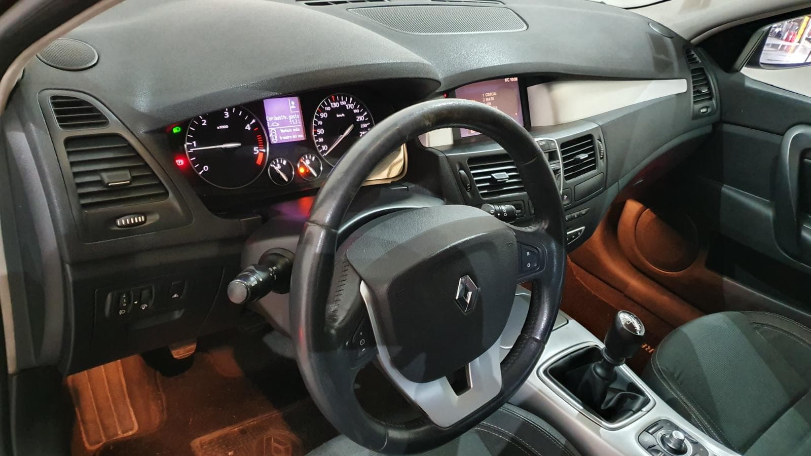 Renault Laguna 2.0DCI · Ano 2008 — imagem 35