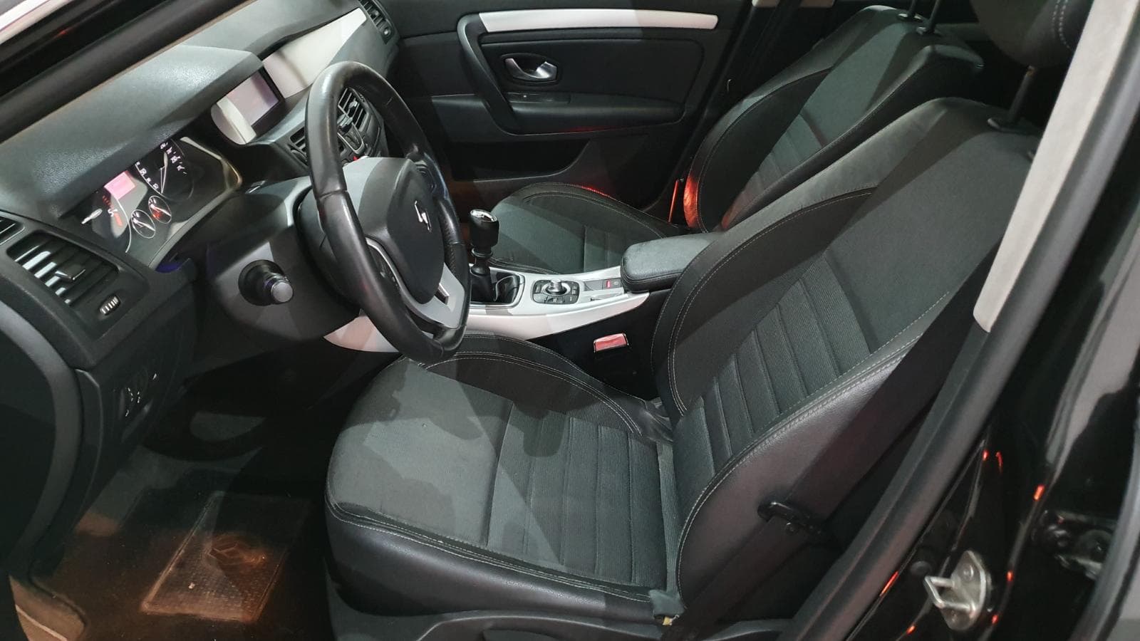 Renault Laguna 2.0DCI · Ano 2008 — imagem 36