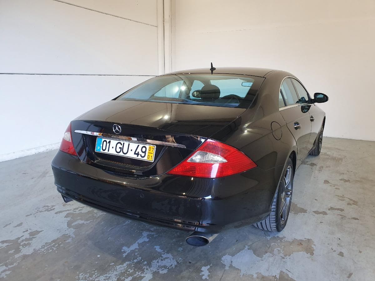 Mercedes-Benz CLS 320 3.0 CDI · Ano 2007 — image 8