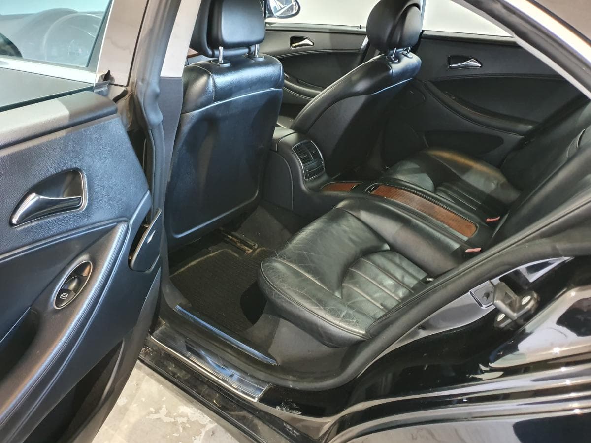 Mercedes-Benz CLS 320 3.0 CDI · Ano 2007 — image 18