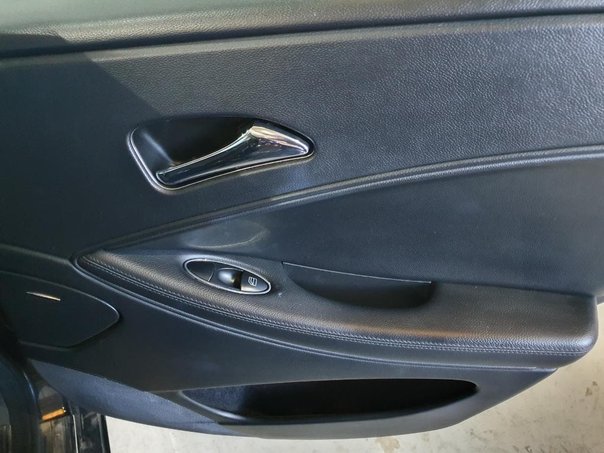 Mercedes-Benz CLS 320 3.0 CDI · Ano 2007 — image 19