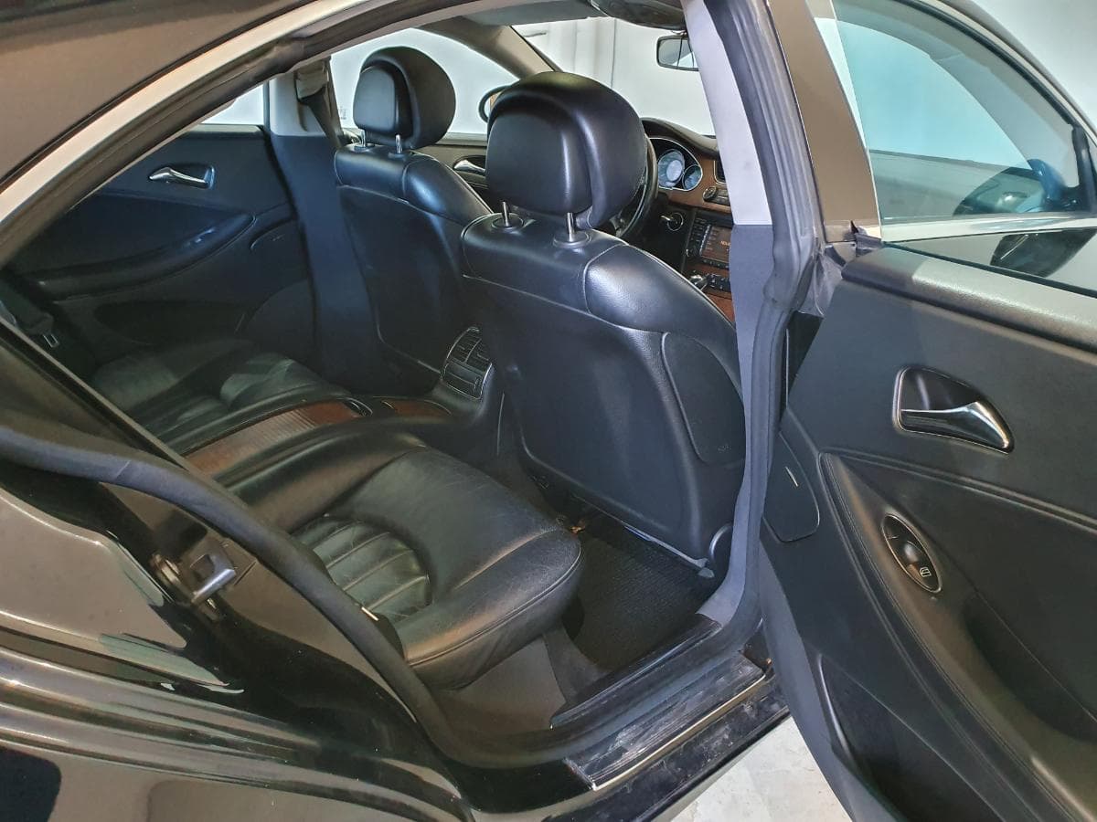 Mercedes-Benz CLS 320 3.0 CDI · Ano 2007 — image 20
