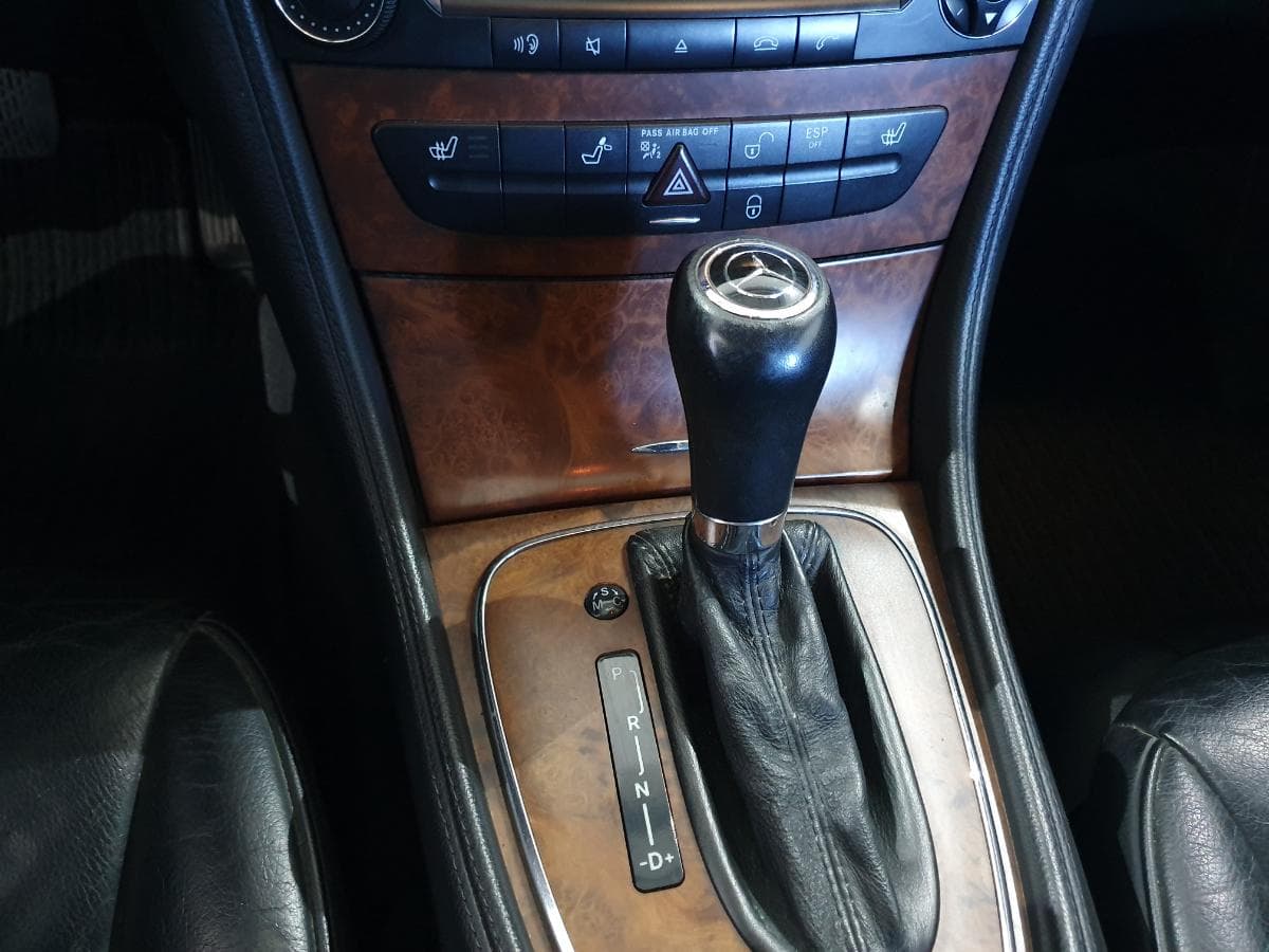Mercedes-Benz CLS 320 3.0 CDI · Ano 2007 — image 29