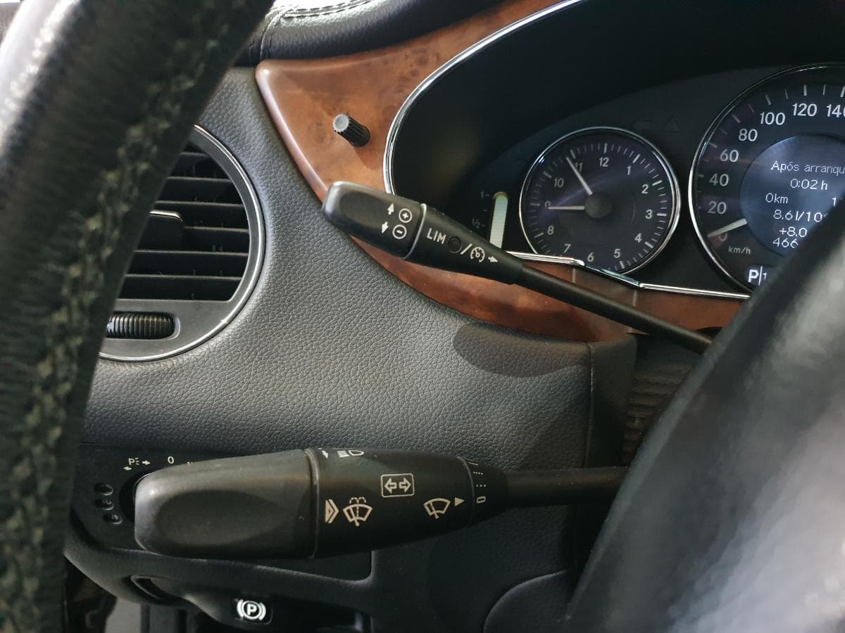 Mercedes-Benz CLS 320 3.0 CDI · Ano 2007 — image 32