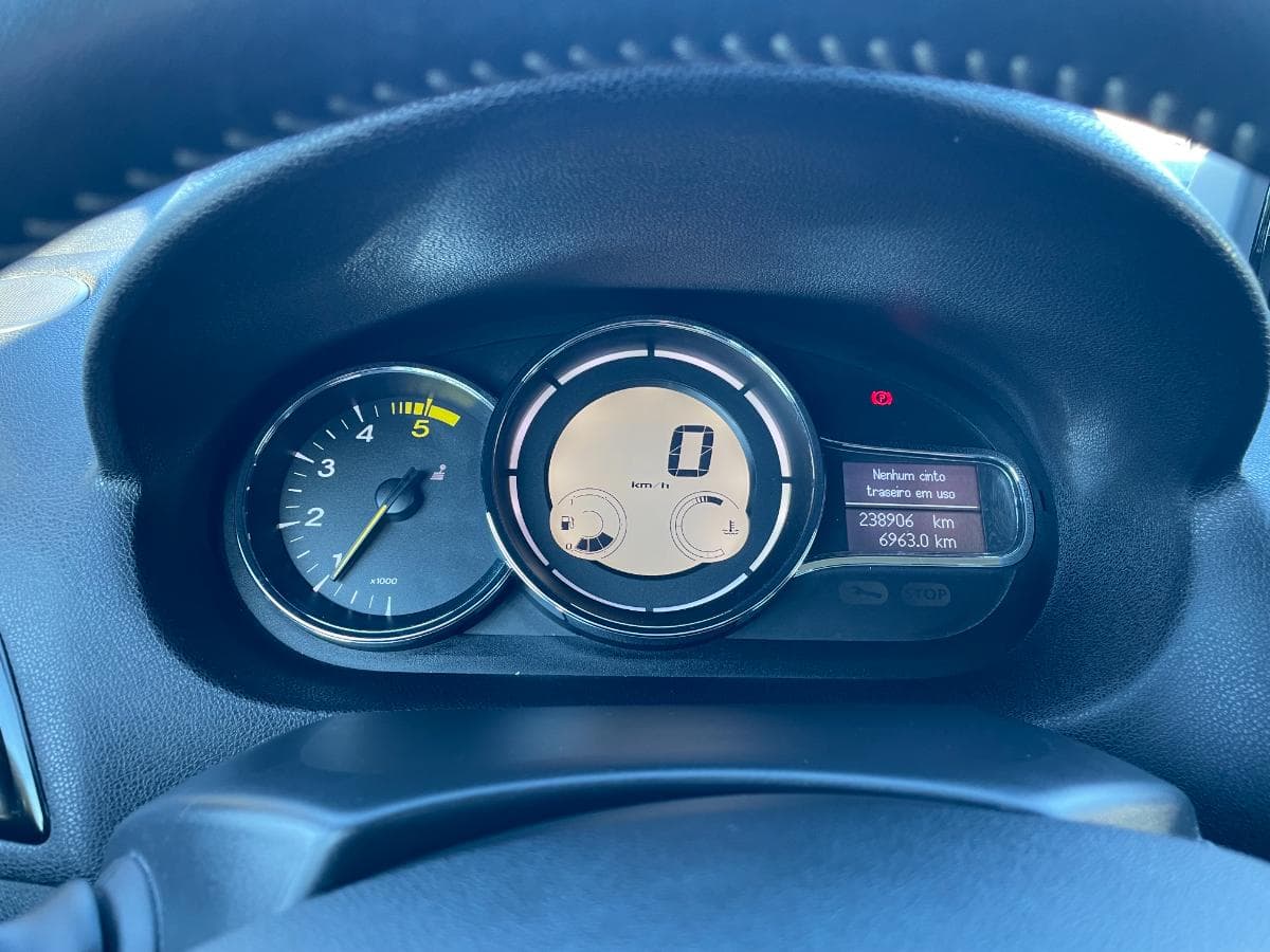 Renault Mégane 1.5 DCI · Ano 2014 — imagem 17
