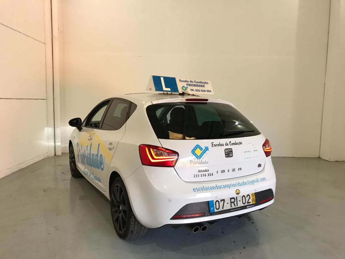 Seat Ibiza 1.4 TDI · Ano 2016 — imagen 7