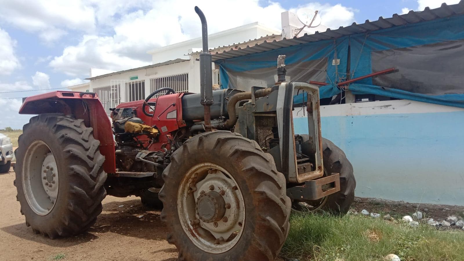 Tractor Massey Ferguson ·