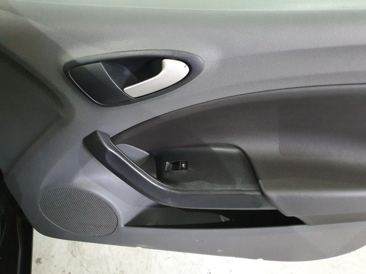 Seat Ibiza 1.2 · Ano 2010 — imagen 21