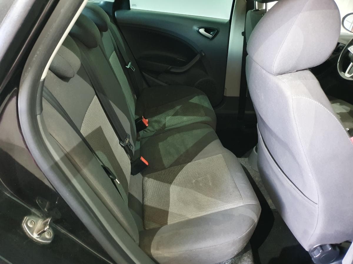 Seat Ibiza 1.2 · Ano 2010 — imagen 22