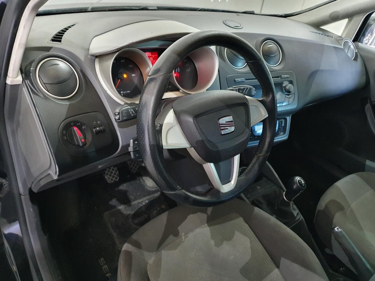 Seat Ibiza 1.2 · Ano 2010 — imagen 37