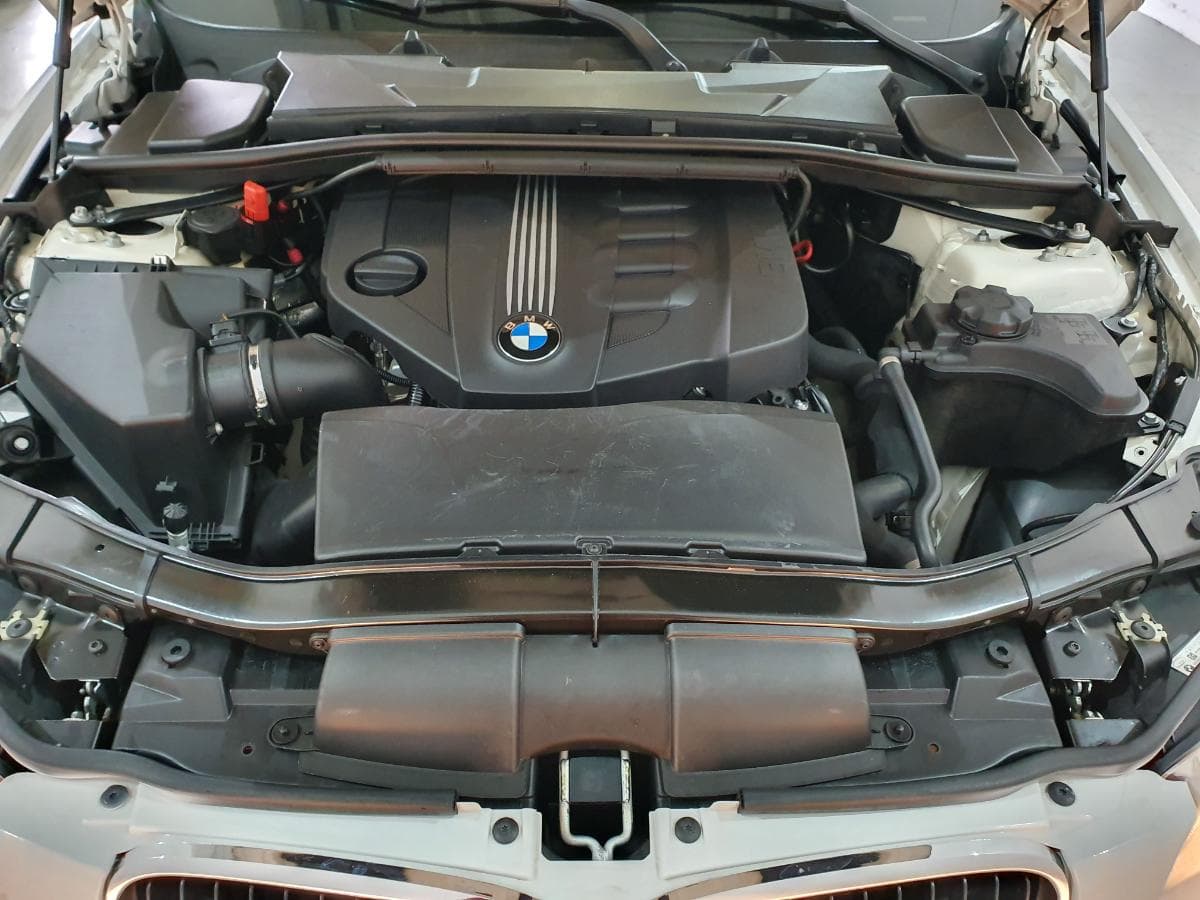BMW 318 D Touring · Ano 2010 — imagen 5