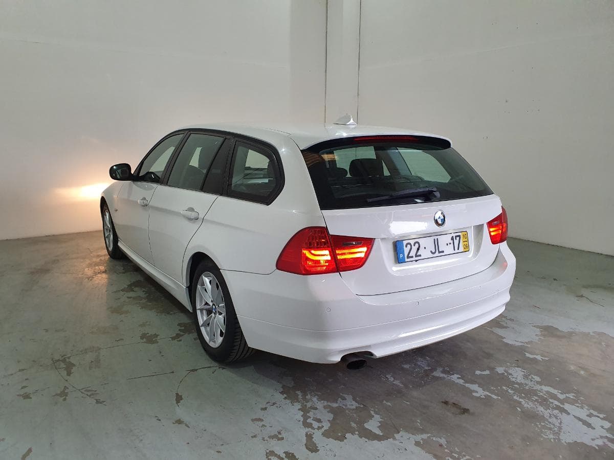 BMW 318 D Touring · Ano 2010 — imagen 10