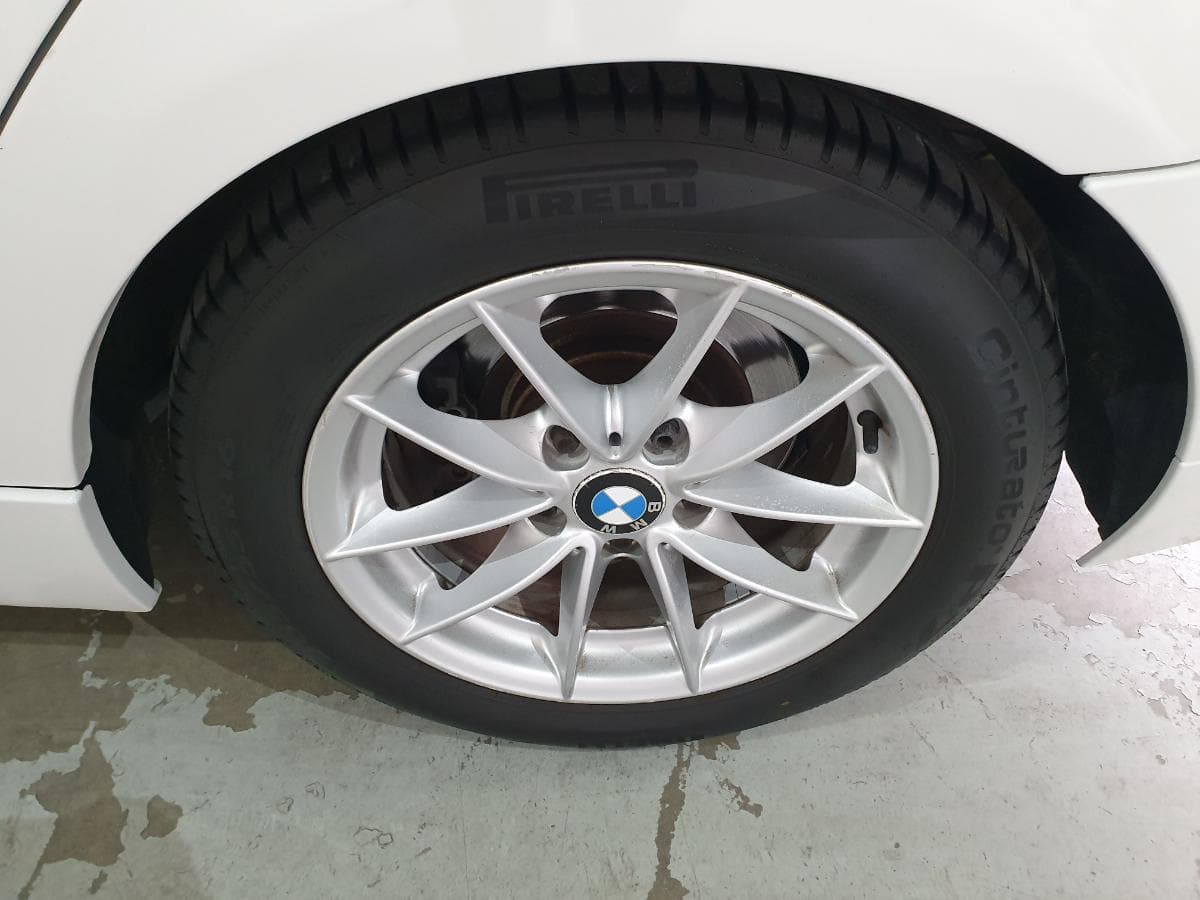 BMW 318 D Touring · Ano 2010 — imagen 15