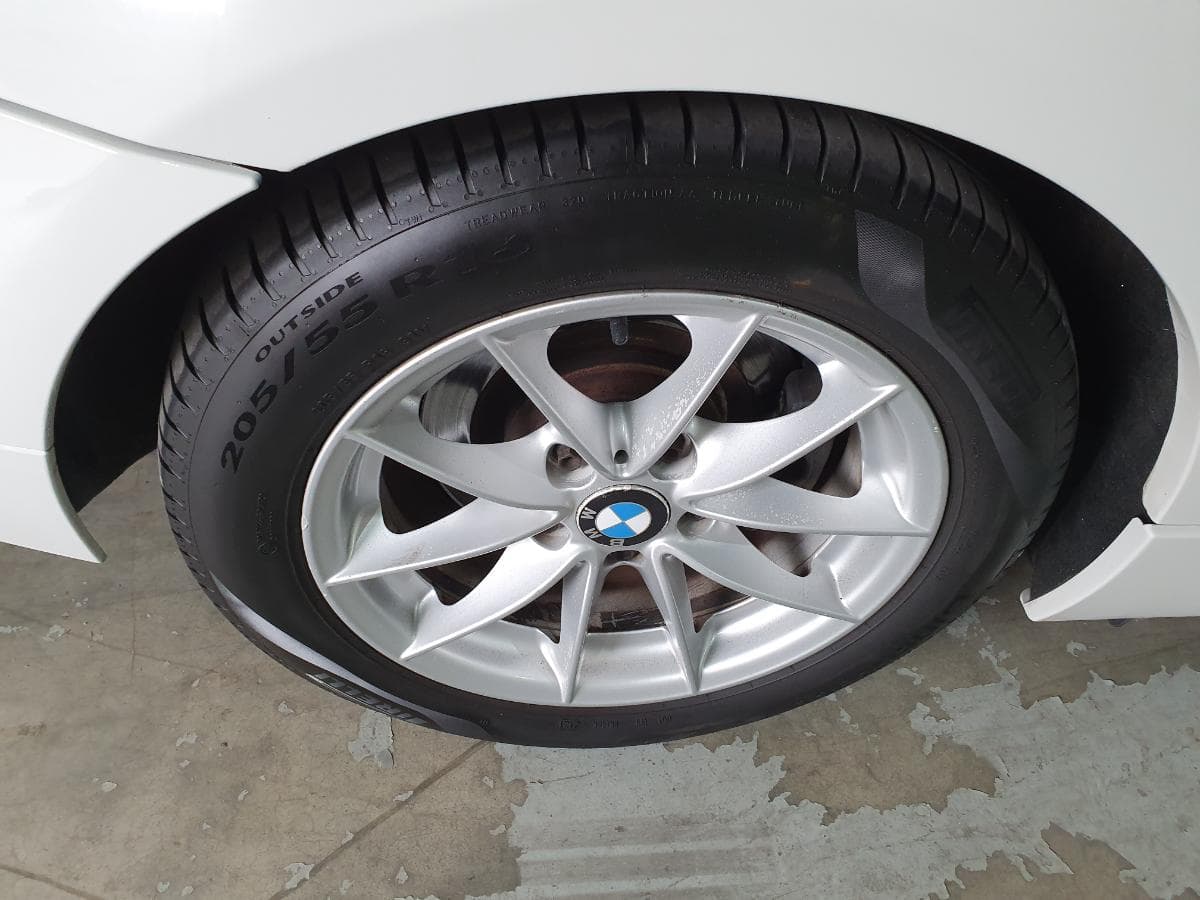 BMW 318 D Touring · Ano 2010 — imagen 14